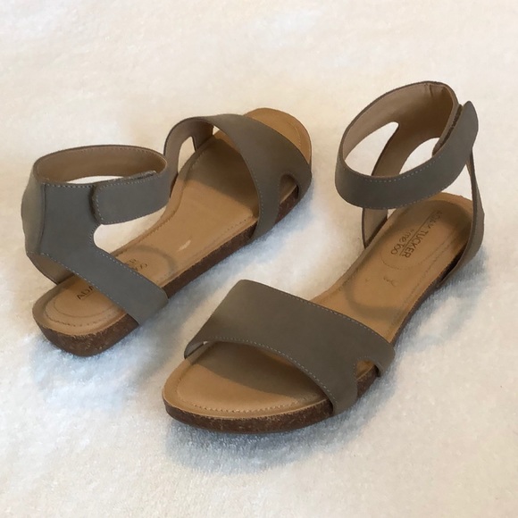 Adam Tucker Shoes - ADAM TUCKER Mally Sandal Natural Mushroom/Taupe 9M